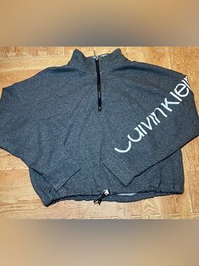 Calvin Klein Quarter Zip Sweatshirt – Size Large – Gray Logo Sleeve
